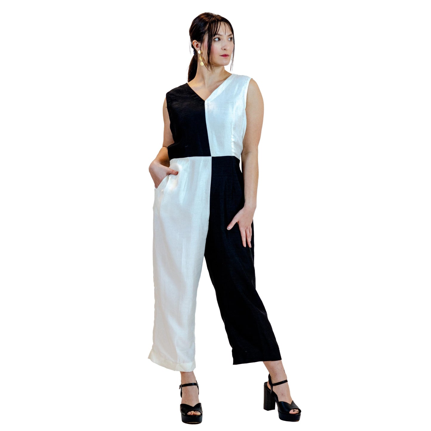 Black & White Jumpsuit – Belted Sleeveless Wide-Leg Outfit