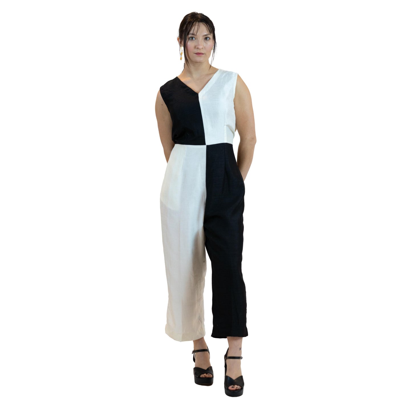 Black & White Jumpsuit – Belted Sleeveless Wide-Leg Outfit