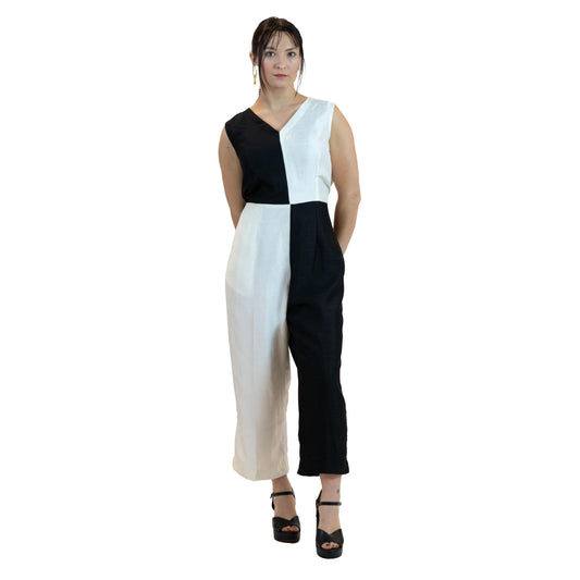 Black & White Jumpsuit – Belted Sleeveless Wide-Leg Outfit
