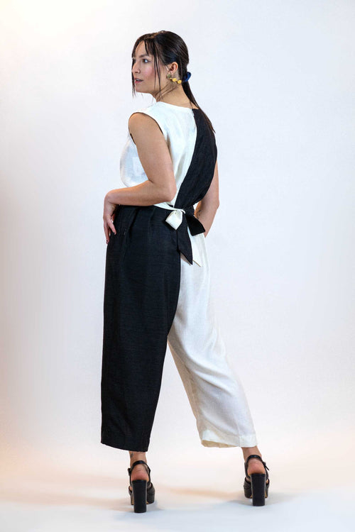 Black & White Jumpsuit – Belted Sleeveless Wide-Leg Outfit